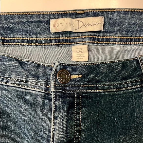 Est 1946 Blue Straight Leg Jeans with Faded Denim Look - Picture 5 of 8